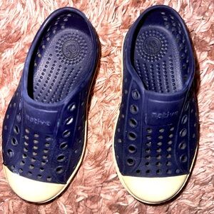 Native Jefferson Navy and Cream Kids Shoes C7 play summer spring